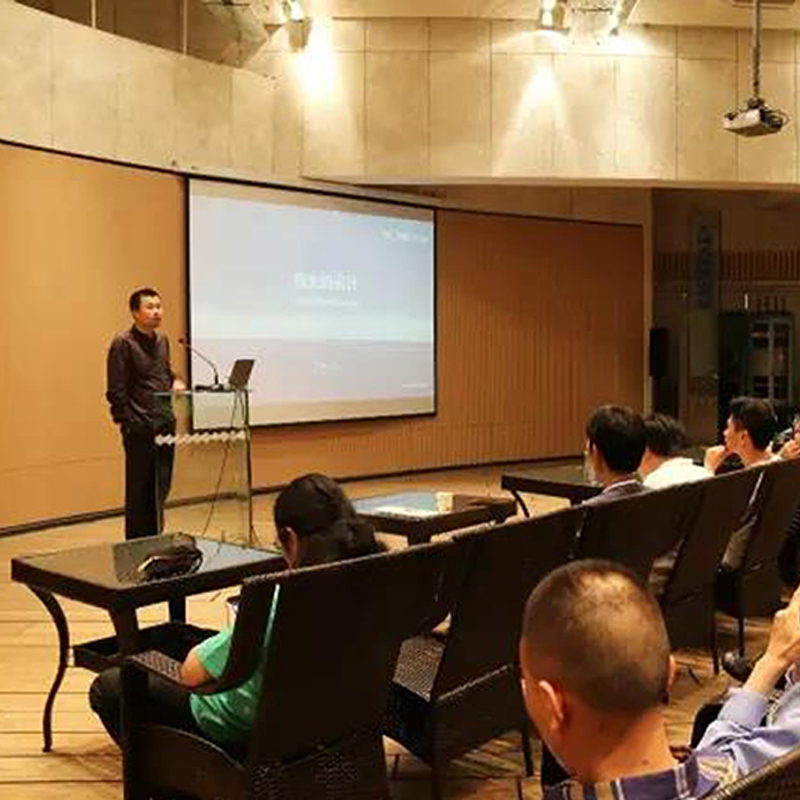 【木馬動(dòng)態(tài)】“放大的設(shè)計(jì)”——丁偉先生為中國(guó)非物質(zhì)文化遺產(chǎn)傳承人進(jìn)行精彩演講。