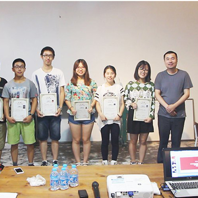 木馬設(shè)計(jì)學(xué)院**屆學(xué)員畢業(yè)典禮完美收官！