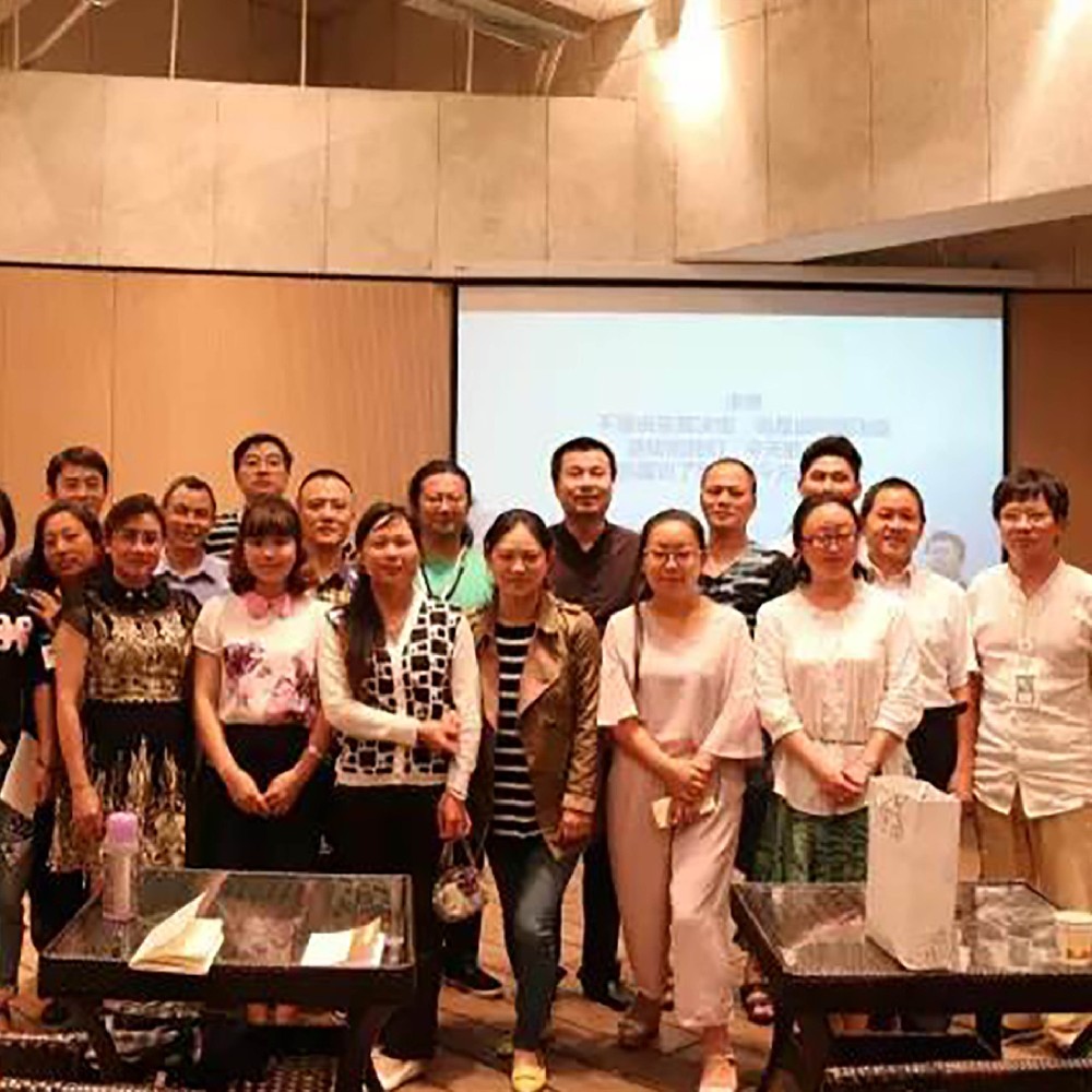 【木馬動(dòng)態(tài)】“放大的設(shè)計(jì)”——丁偉先生為中國(guó)非物質(zhì)文化遺產(chǎn)傳承人進(jìn)行精彩演講。