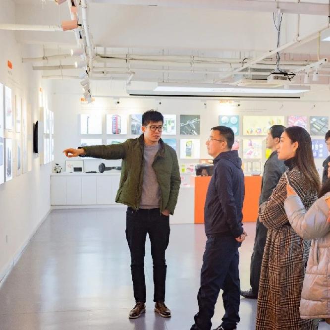 寧波市鎮(zhèn)海區(qū)文化和廣電旅游體育局黨委委員阮偉明一行到訪杭州木馬聯(lián)龍工業(yè)設(shè)計(jì)中心